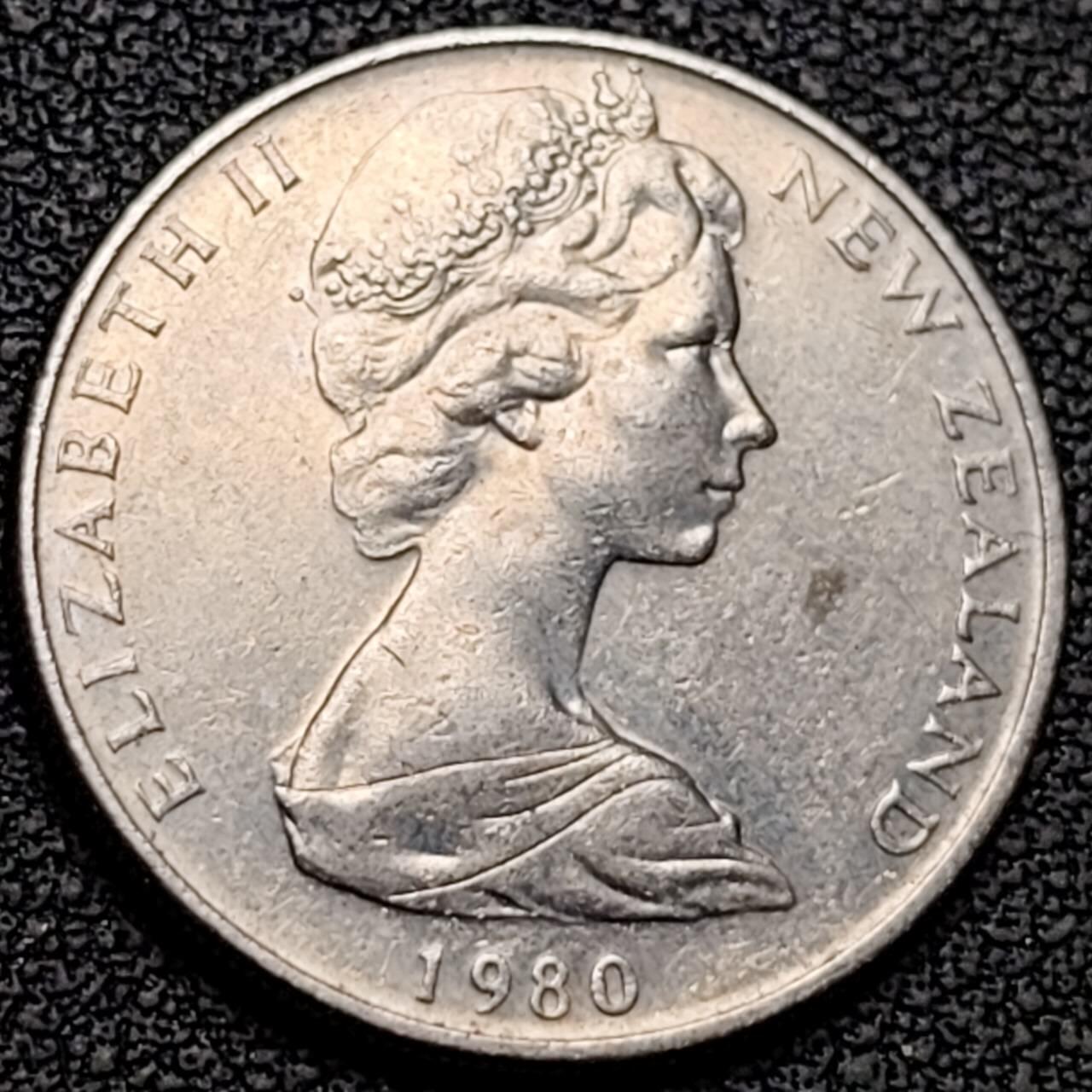 泉币菌-第188场- 迎情人节专场 本场拍品多 请提前出价（本周五和之前拍的 2月14日发货） 英属新西兰 10分硬币 毛利人面具 伊丽莎白二世 女王24mm