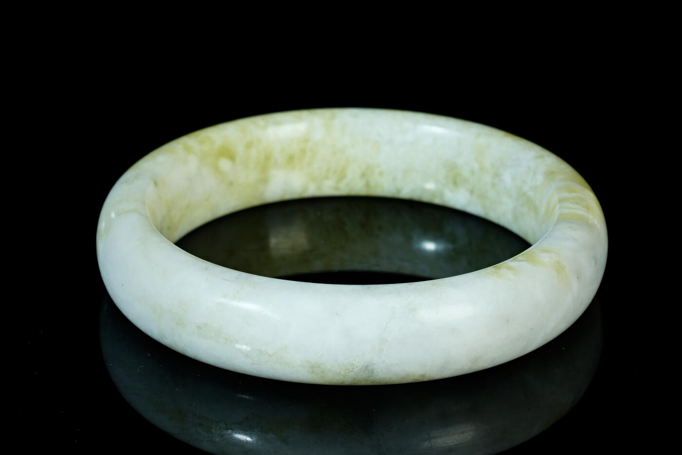 上海都达杂项专场三十一【全场包邮】  天然 蓝田玉贵妃手镯89-54