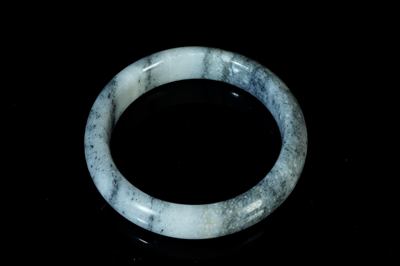 上海都达杂项专场三十一【全场包邮】  天然和田玉点墨青花手镯89-51