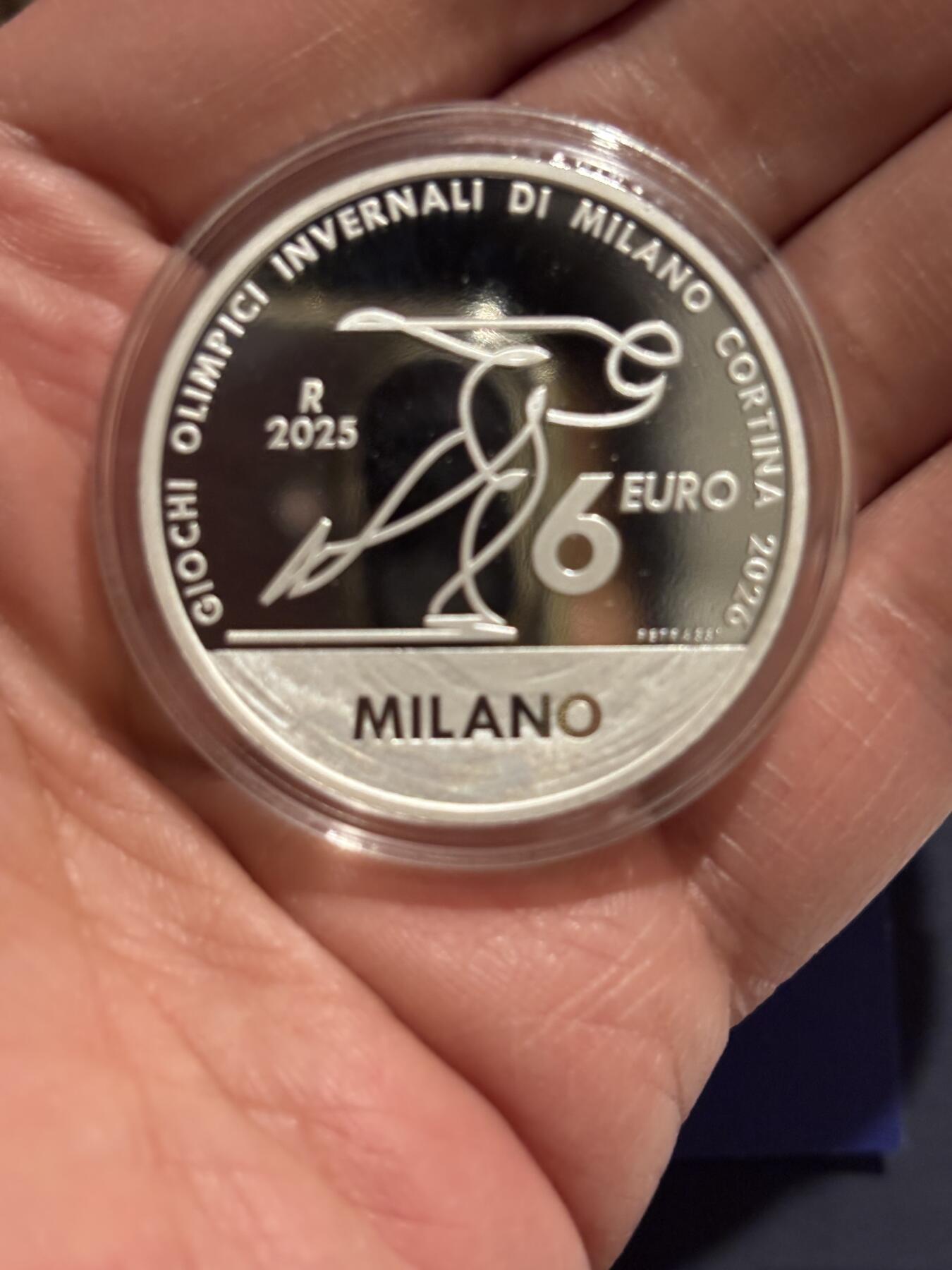 2026年米兰-科尔蒂纳丹佩佐冬季奥运会 而发行的官方纪念银币