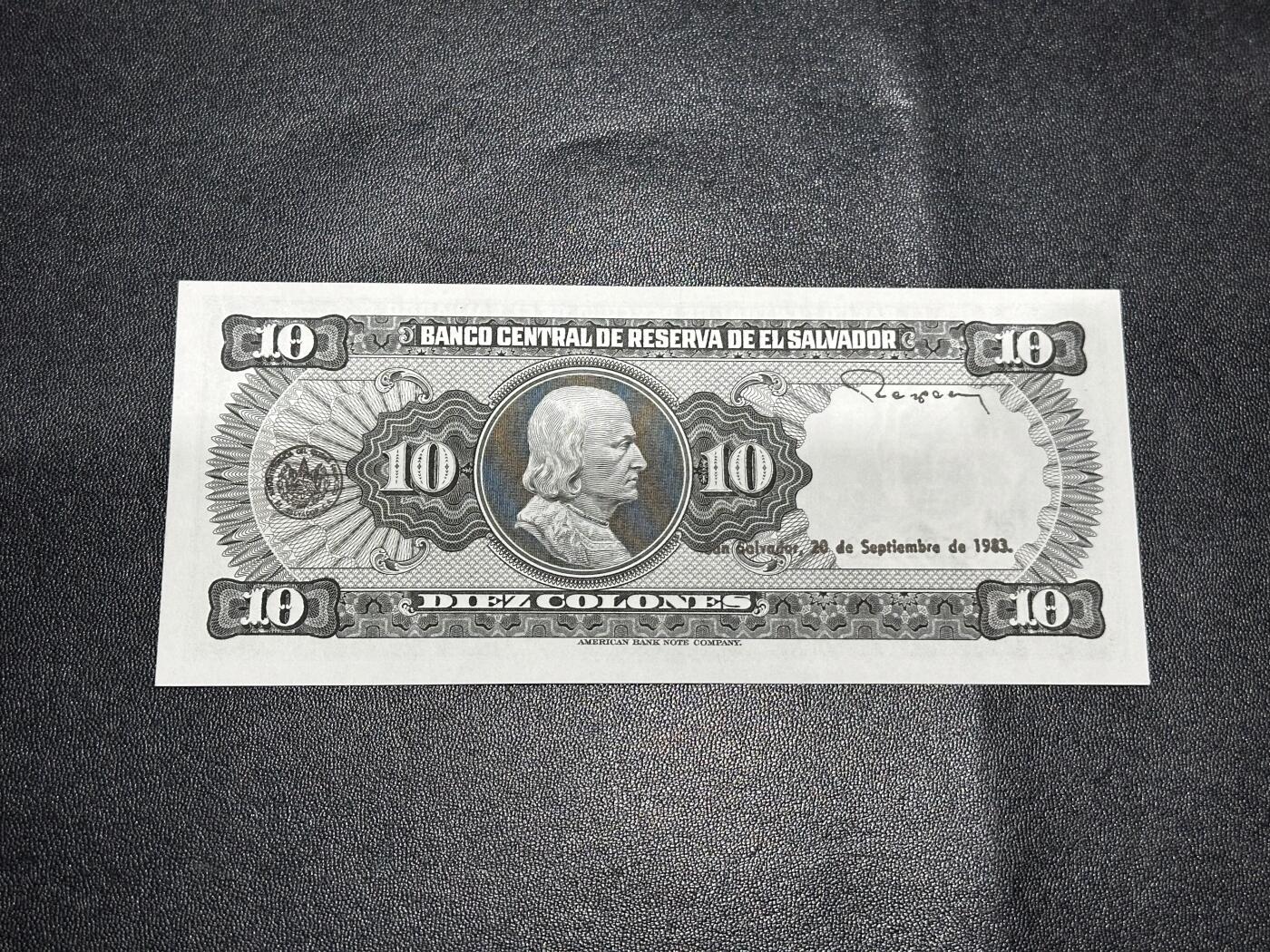 《外钞收藏家》第六百一十一期（农历新年第一场/快递恢复正常再发货）（长期征集拍品、欢迎藏友们联系合作） 1983年萨尔瓦多10克朗 全新UNC 尾123