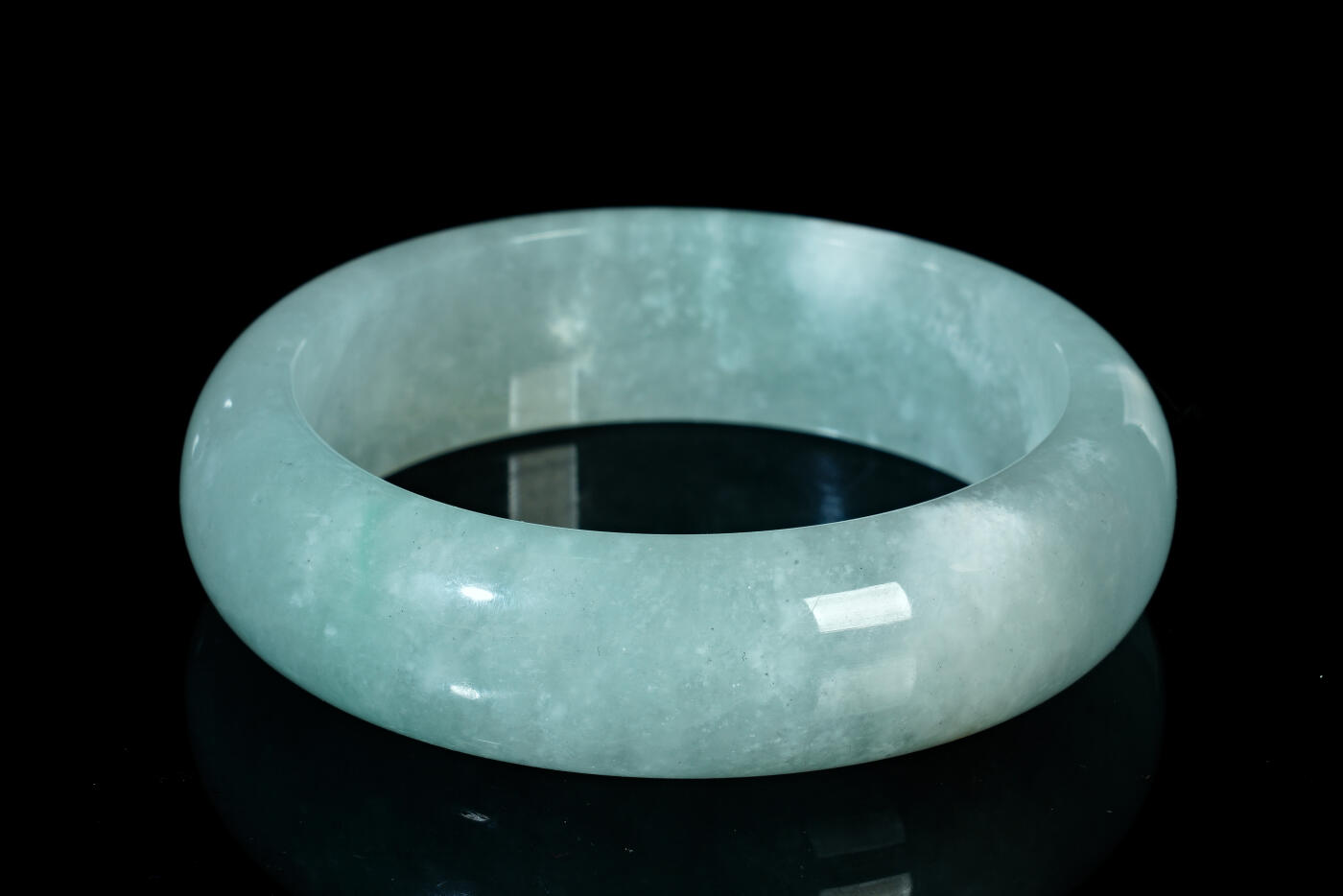 上海都达杂项专场三十一【全场包邮】  天然冰绿种翡翠手镯89-40