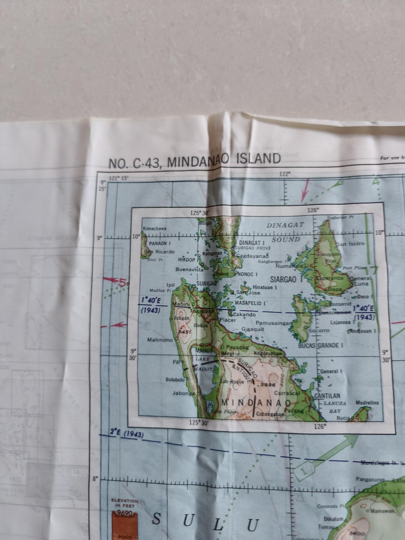 老王徽章第182期 美国二战陆军航空兵逃生图 东南亚战区 两面分别为菲律宾棉兰老岛和马来西亚北婆罗洲 尺寸约100×60cm 少见地区