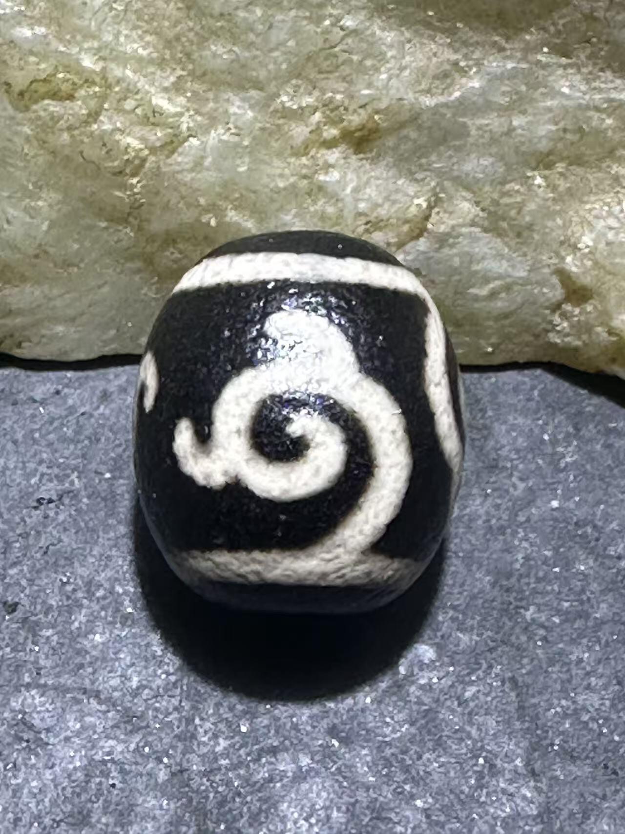 仅此一颗，精品藏传玛瑙度母天珠一颗