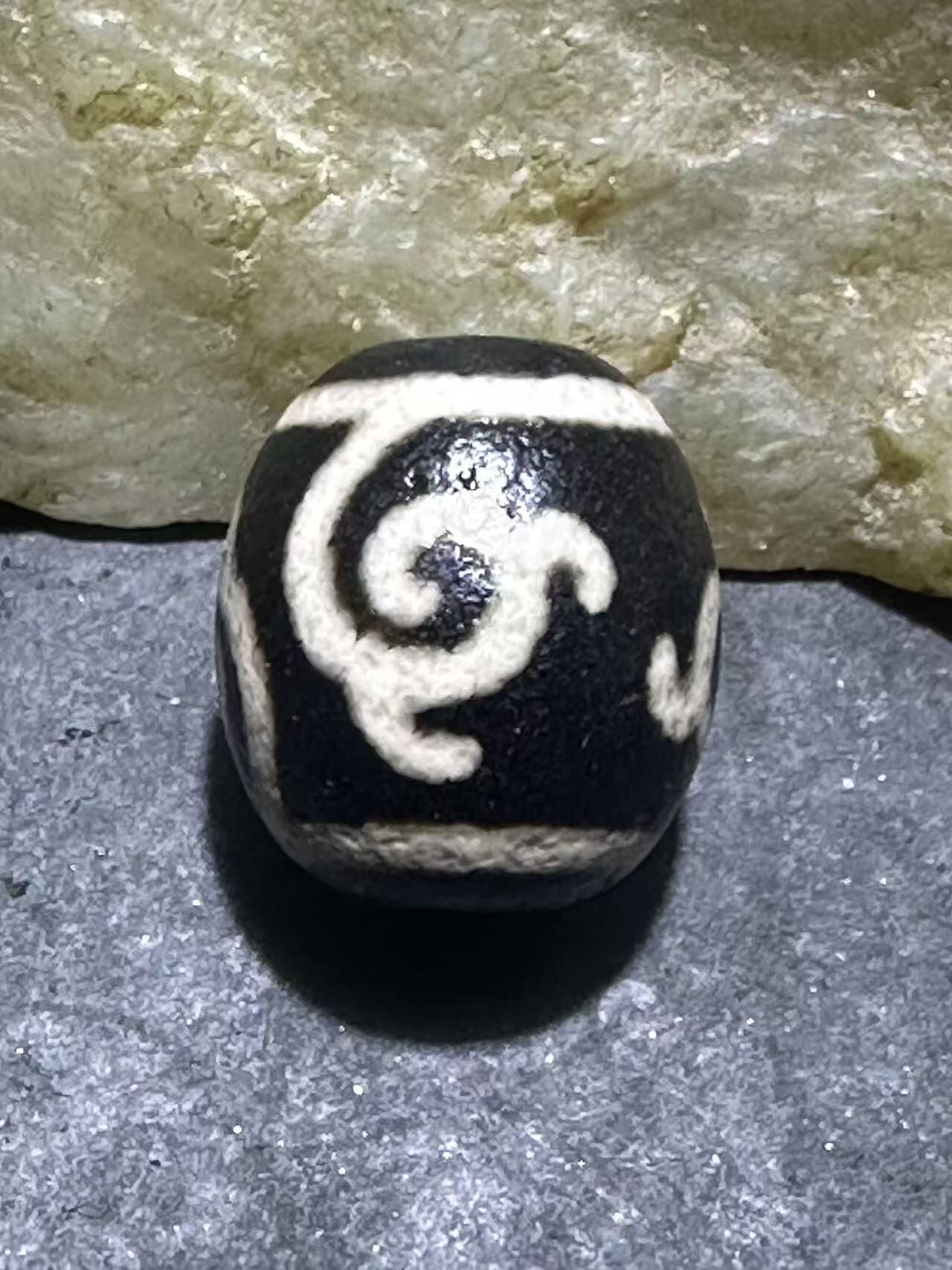 仅此一颗，精品藏传玛瑙度母天珠一颗