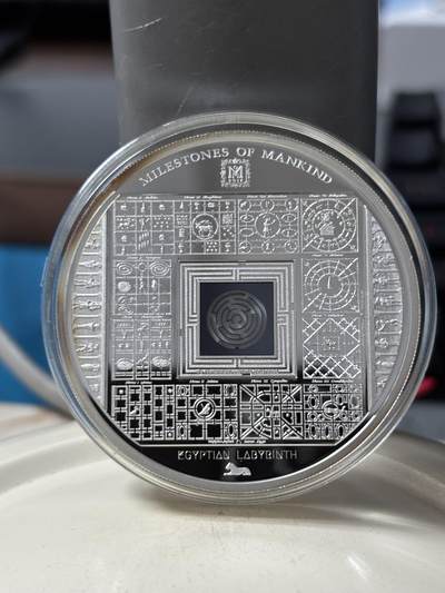 第191期拍卖 - 库克2016年人类里程碑镶微型迷宫纪念银币，999银，50克，发行999枚