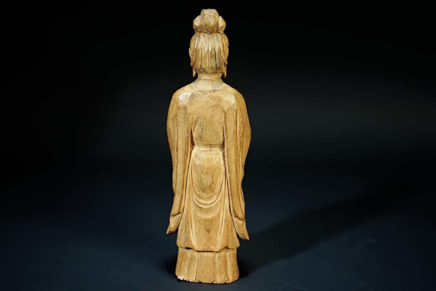 上海都达杂项专场三十一【全场包邮】  樟木合掌观音摆件89-126