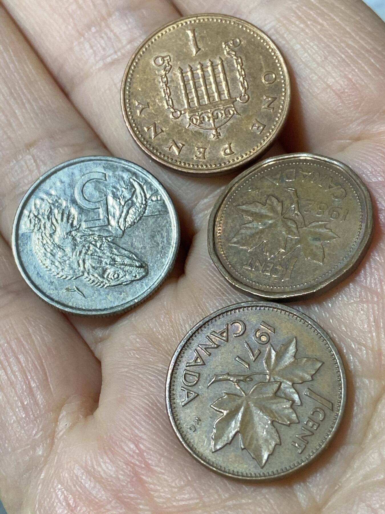 2026年第二十五场(总第一百九十四场）外国好品散币场(免佣金) 英联邦国家4枚：英国🇬🇧2007年1便士，新西兰🇳🇿2002年5分，加拿大🇨🇦1971年82年1分