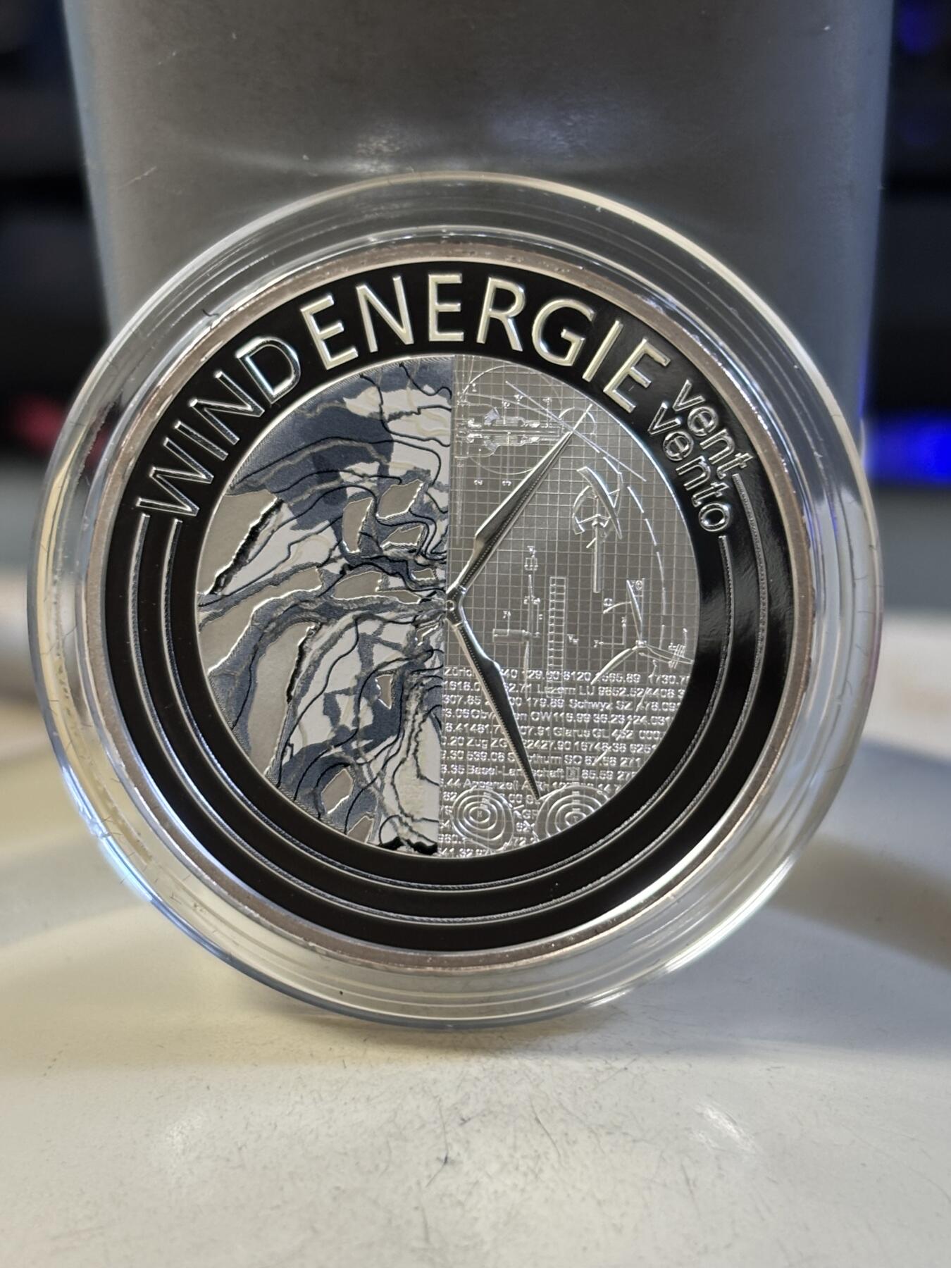 第191期拍卖 瑞士2023年清洁能源系列风能夜光精制纪念银币，999银，20克，发行10000枚