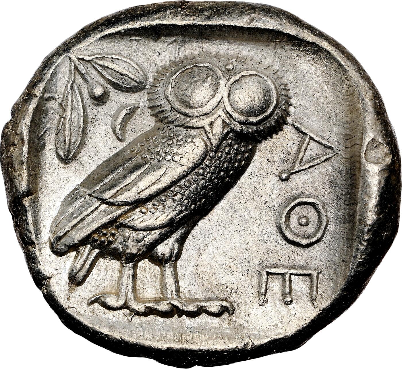 【Blue Auction】世界纸币精拍第787期——18级TOP拍卖/信誉/品质/专业/高效💫  【满盔打制非常居中难得 图案完整细节清晰】古希腊 雅典 公元前440-404年 经典猫头鹰四德拉克马厚银币 NGC Ch AU品相较好 打制深峻 银光闪闪 正面女神雅典娜（背面橄榄枝与下弦月，代表着希腊战胜波斯的纪念。在猫头鹰（象征智慧）身边的字符“ΑΘΕ”，是雅典的字母缩写）“猫头鹰银币”不仅支撑起了古希腊人的自由意志与优雅艺术，自身也成为了古希腊文化的重要象征