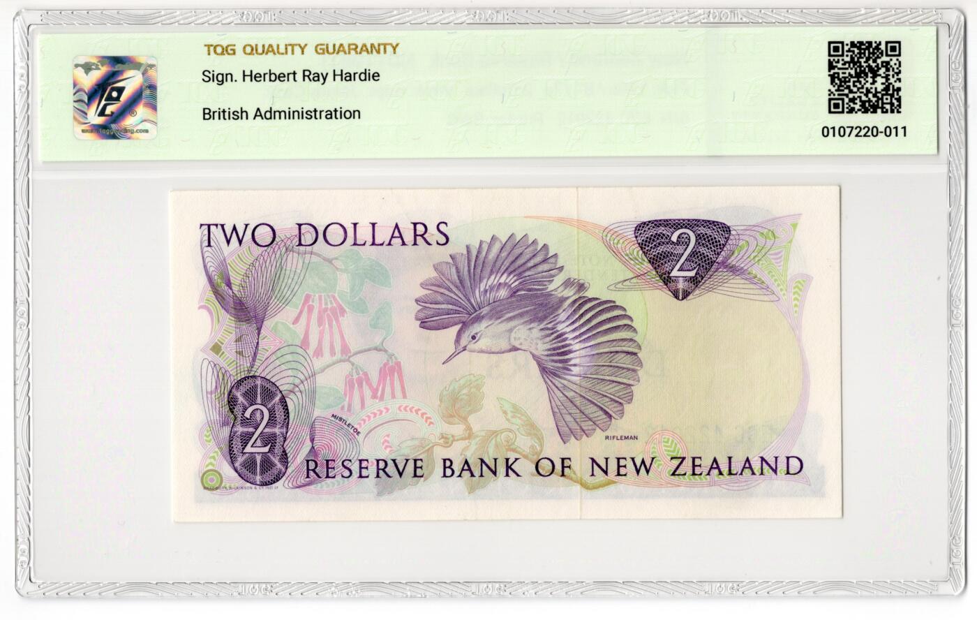 PThappally收藏第55次拍卖，英联邦地区硬币纸币 1981 新西兰 2元   签名为H. Ray Hardie, Pick: 170a  TQG 55  About UNC
