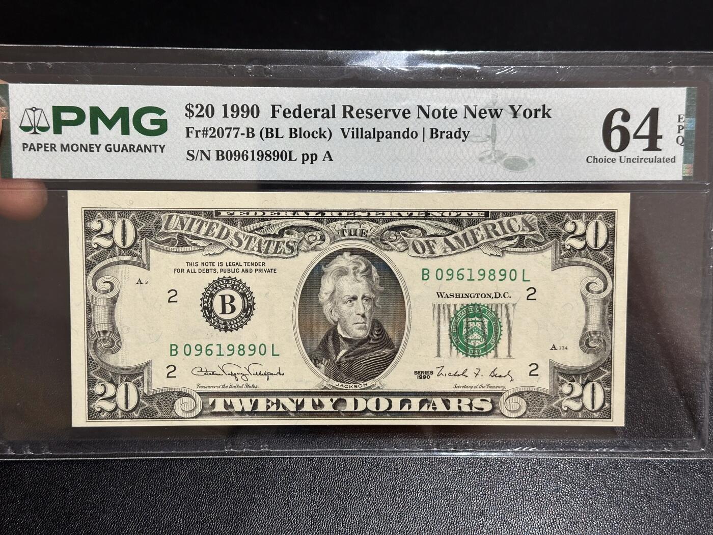 《外钞收藏家》第六百一十一期（农历新年第一场/快递恢复正常再发货）（长期征集拍品、欢迎藏友们联系合作） 1990年美国小头版20美元 PMG64E 倒置号