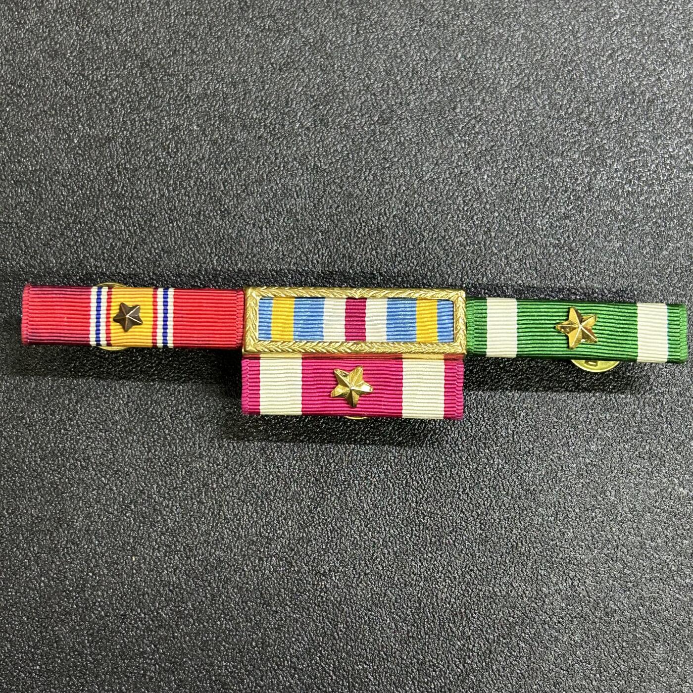 西秦中古拍卖第七十七期 2026马年新春专场 本场拍品年初九发出 冷战时期 美国 美军空军勋略 带多次嘉奖饰