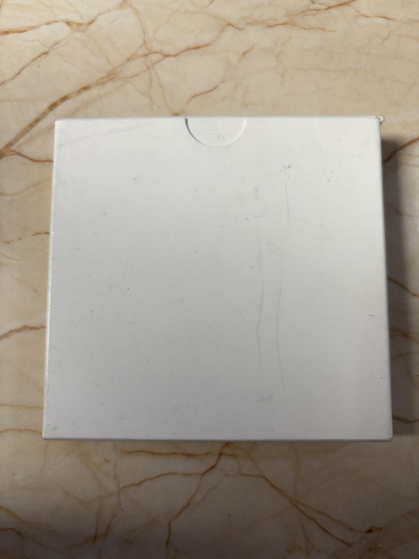 第191期拍卖 拉脱维亚2019年斯特鲁克《进入房间的人》异形银币，925银，22克，发行4000枚