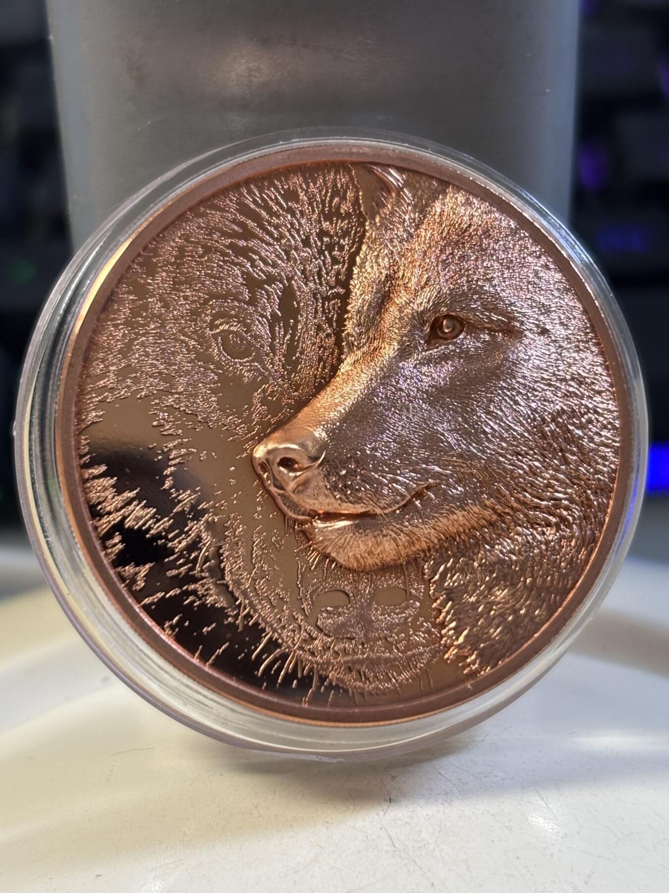 第191期拍卖 蒙古2021年草原狼双面高浮雕50克纪念铜币，50克