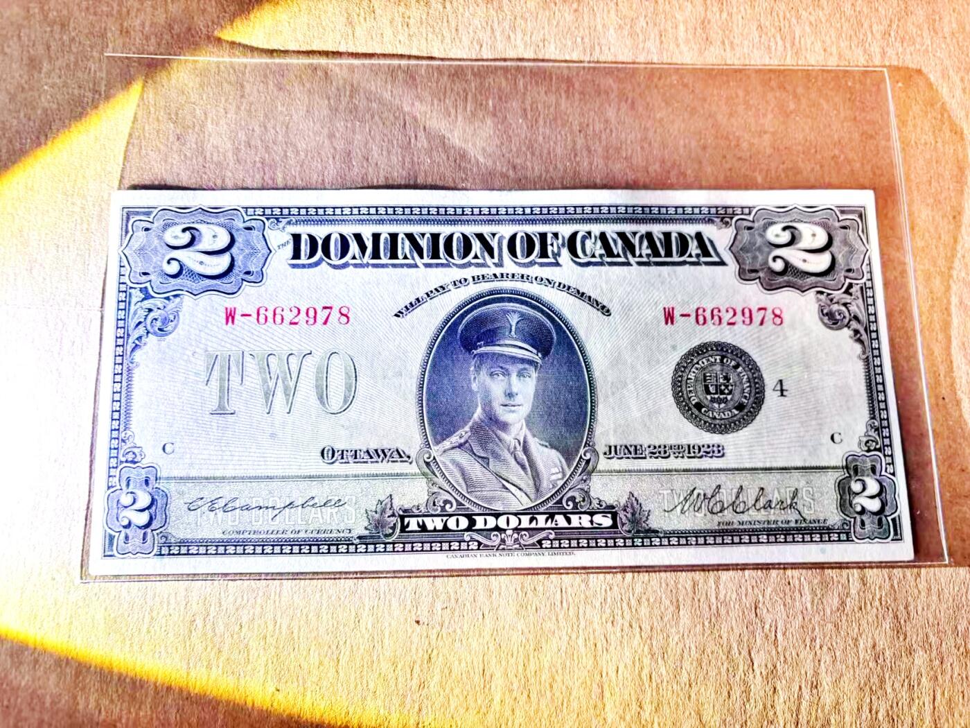 【Blue Auction】世界纸币精拍第787期——18级TOP拍卖/信誉/品质/专业/高效💫  加拿大自治领1923年2元 正面为威尔士亲王即后来的国王爱德华八世戎装像 其1936年登基 不爱江山爱美人 在位仅不到1年 XF品相