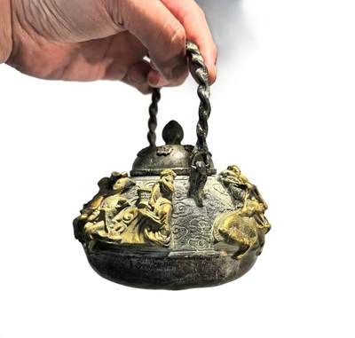 旧藏仿大明宣德年制青铜鎏金雕刻八仙人物铜壶