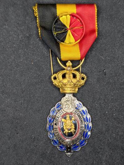 凯旋世界勋赏（第22期新年大拍）（欢迎送拍）（对拍品有疑问请询问客服，不接受到手刀，出价默认拍品品相。请认真阅读拍卖规则！出价默认已认可！）（收到货请录制开箱视频，无视频概不处理问题。） - 比利时劳工奖章