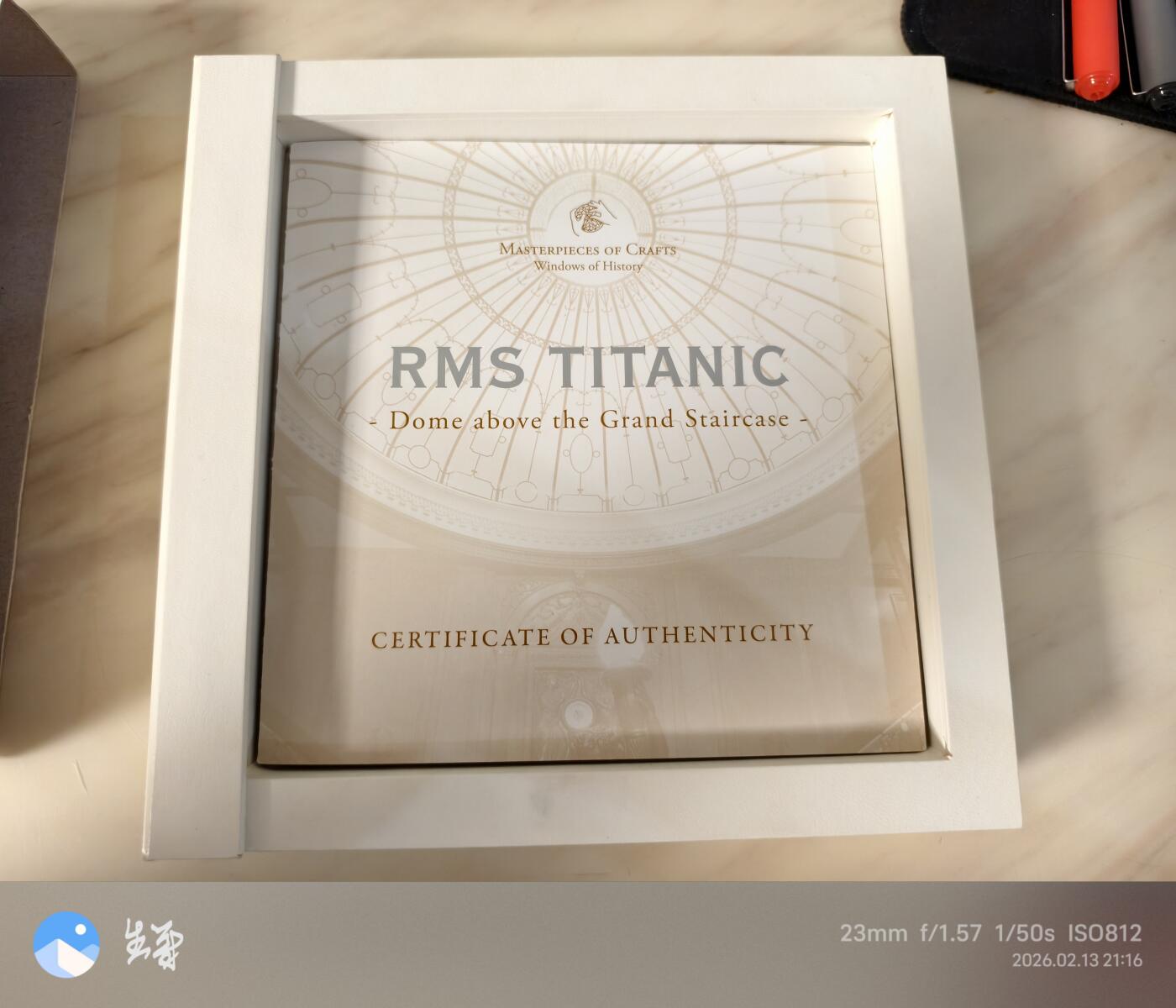 昊象达收藏银币拍卖第二场 2011库克发行历史之窗-泰坦尼克沉船彩色玻璃镶嵌银币 925银 重量: 50克 直径: 50毫米