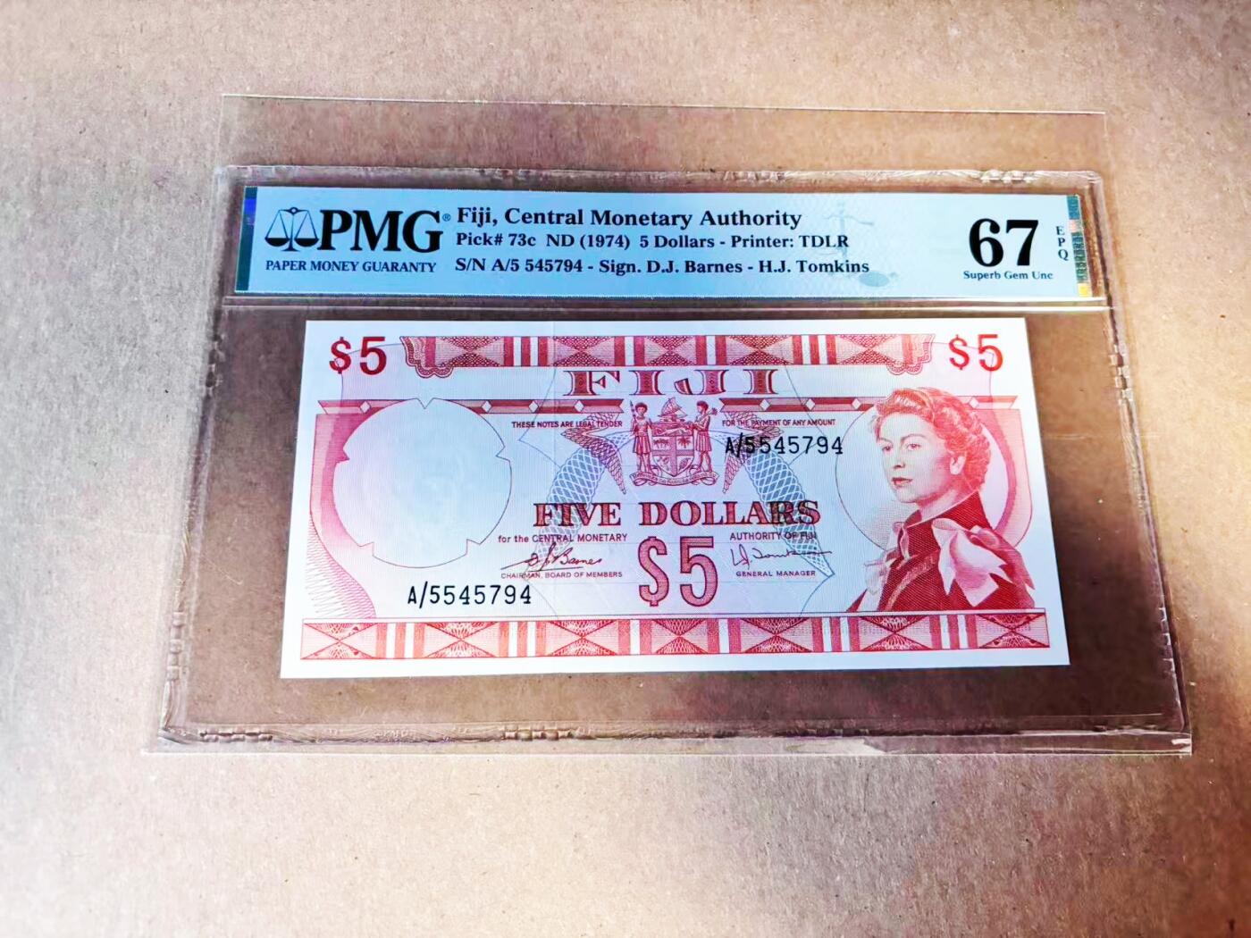 【Blue Auction】世界纸币精拍第787期——18级TOP拍卖/信誉/品质/专业/高效💫  【仅3张更高分】斐济1974年5元 戎装女王 PMG67EPQ高分