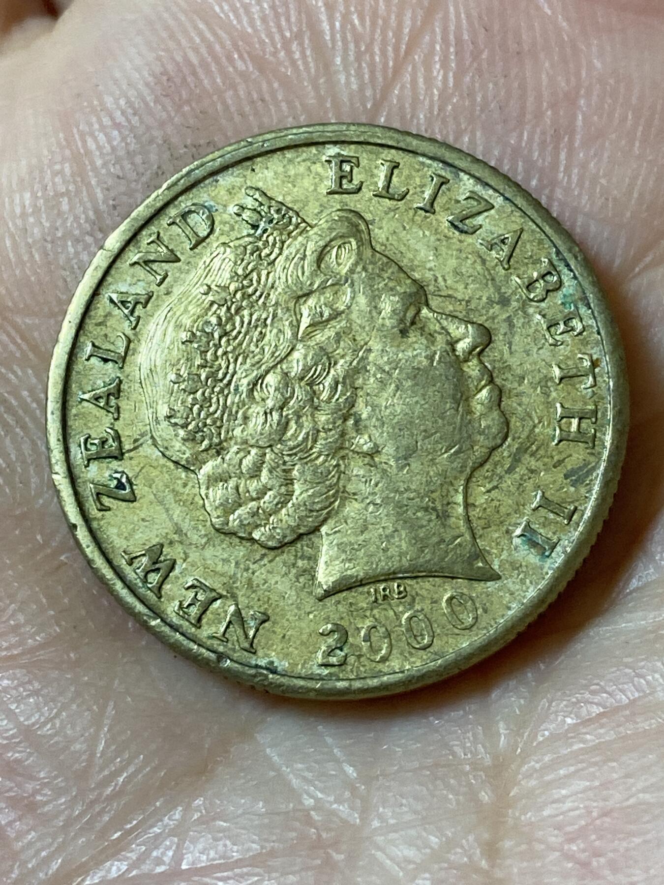 2026年第二十五场(总第一百九十四场）外国好品散币场(免佣金) 新西兰🇳🇿2000年1元(伊丽莎白二世老年版)