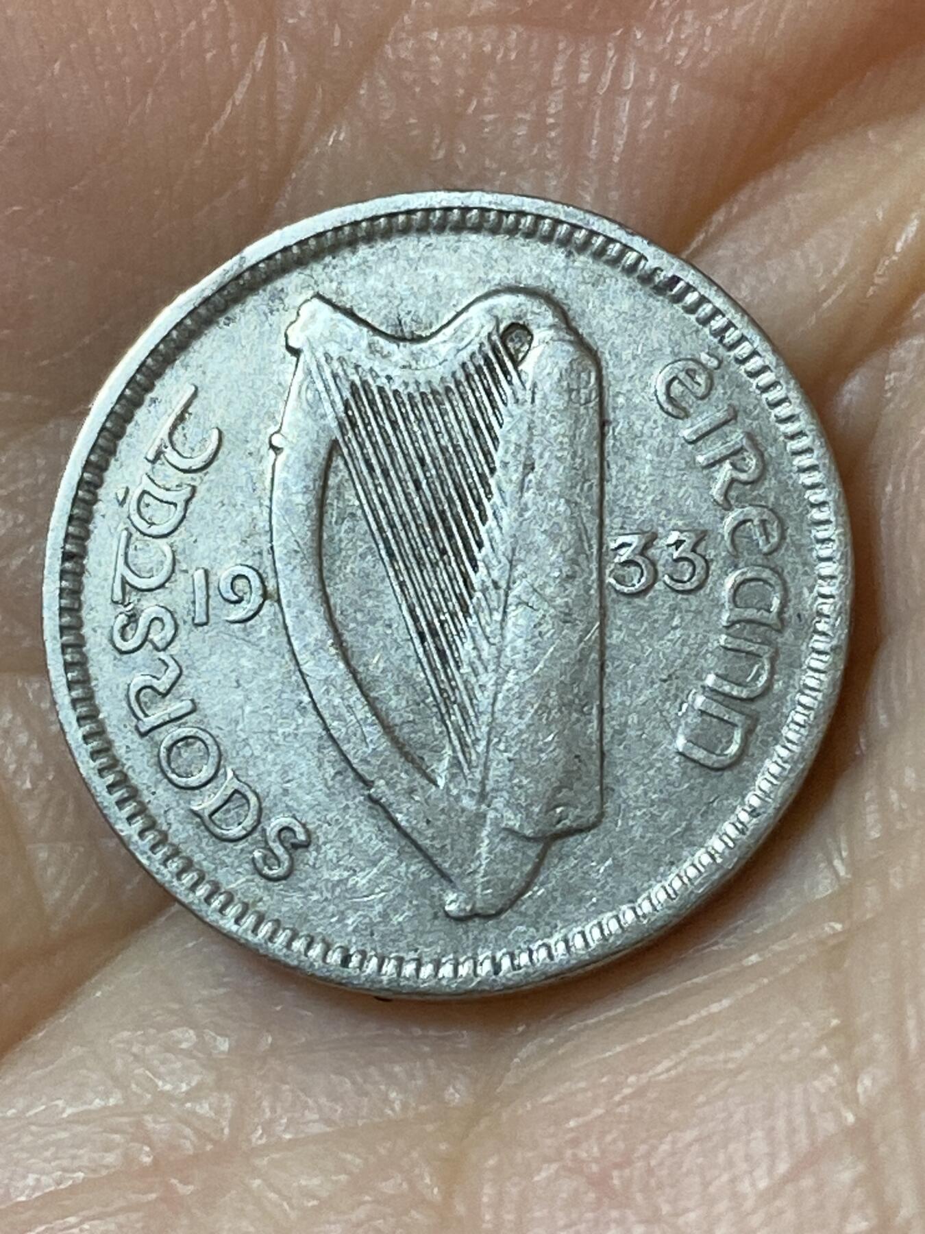 2026年第二十五场(总第一百九十四场）外国好品散币场(免佣金) 少见特年–爱尔兰1933年3便士(英辖自由邦时期)