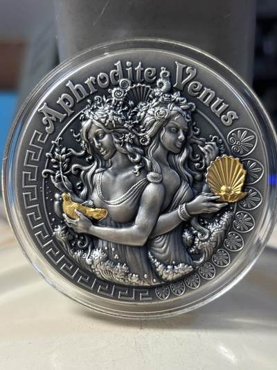 第191期拍卖 - 纽埃2020年胜利女神系列阿佛洛狄忒和维纳斯纪念银币，999银，发行500,枚