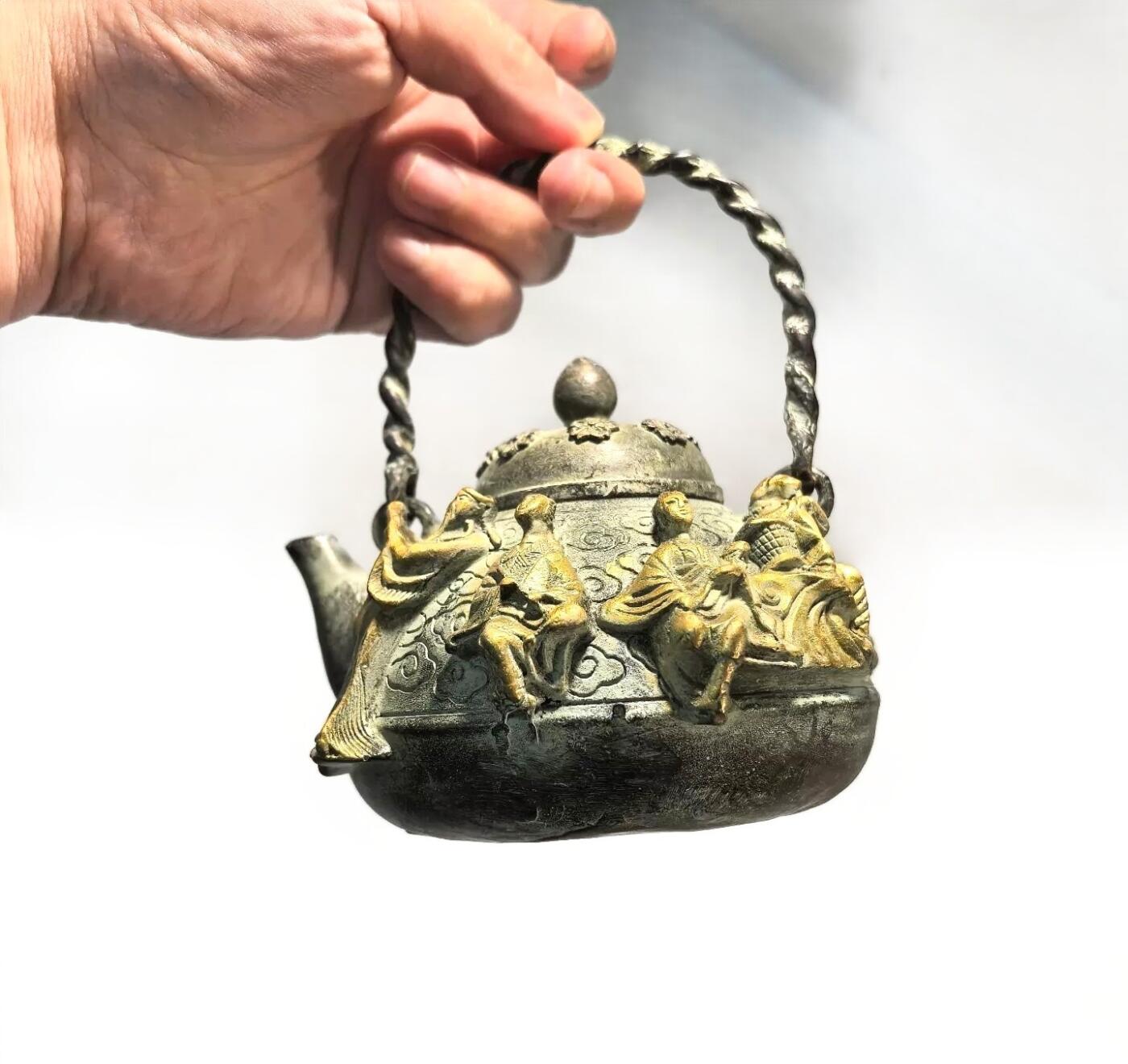 兰馨堂瓷竹专场 旧藏仿大明宣德年制青铜鎏金雕刻八仙人物铜壶