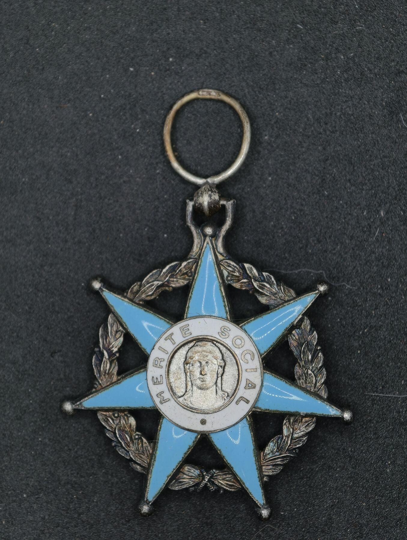 凯旋世界勋赏（第22期新年大拍）（欢迎送拍）（对拍品有疑问请询问客服，不接受到手刀，出价默认拍品品相。请认真阅读拍卖规则！出价默认已认可！）（收到货请录制开箱视频，无视频概不处理问题。）