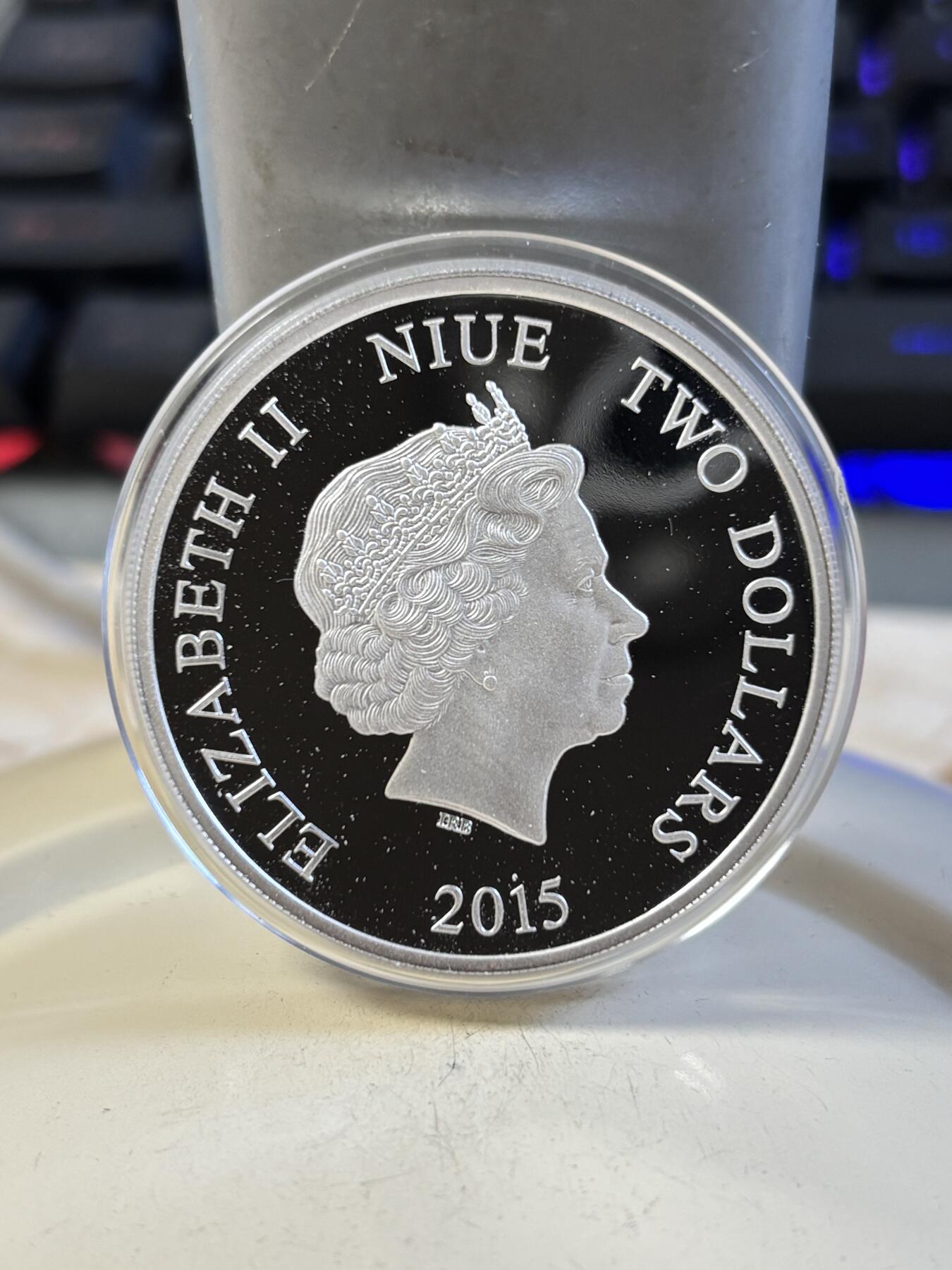 第191期拍卖 纽埃2015年迪士尼系列首枚灰姑娘公主彩色纪念银币，999银，发行10000枚