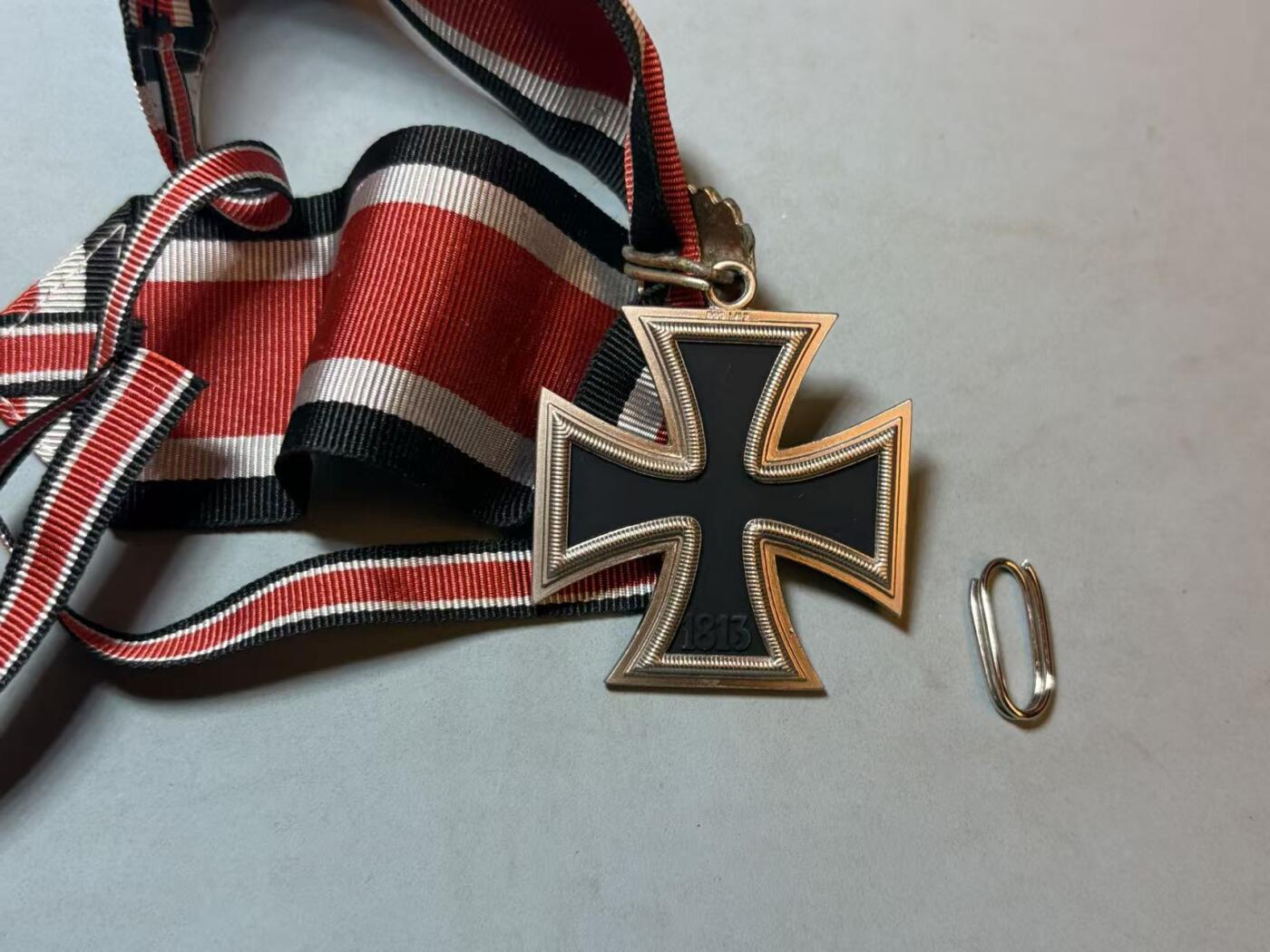 号角文化祝福各位藏友春节大吉马年入好藏 盛世勋华——号角文化勋章邮票专场拍卖第306期    德国（1939）橡叶骑士十字勋章 银制 带800银标 复制品