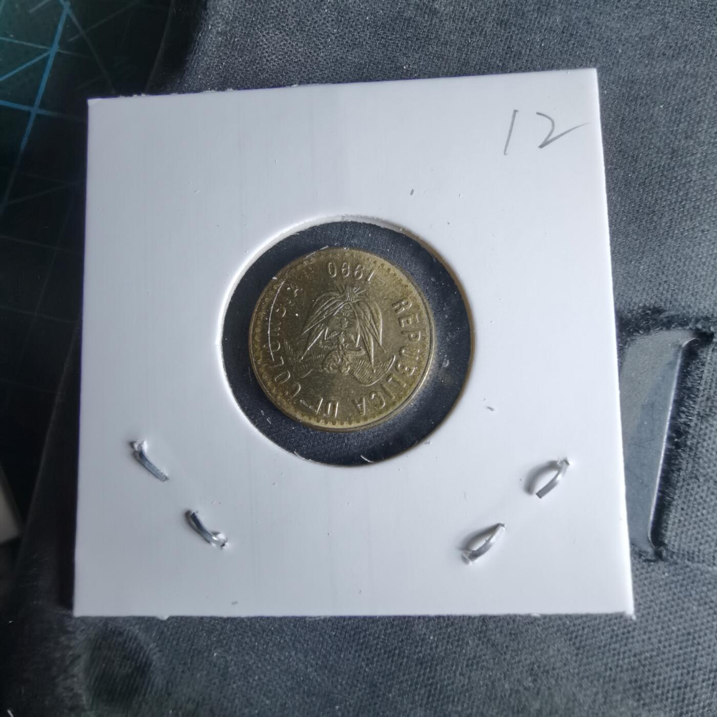 沼泽如烟--第995场 哥伦比亚1990年5比索