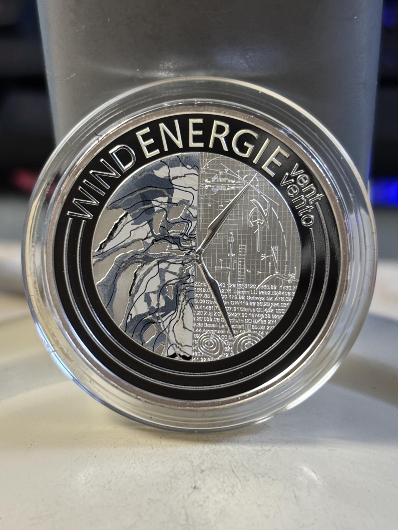 第191期拍卖 瑞士2023年清洁能源系列风能夜光精制纪念银币，999银，20克，发行10000枚