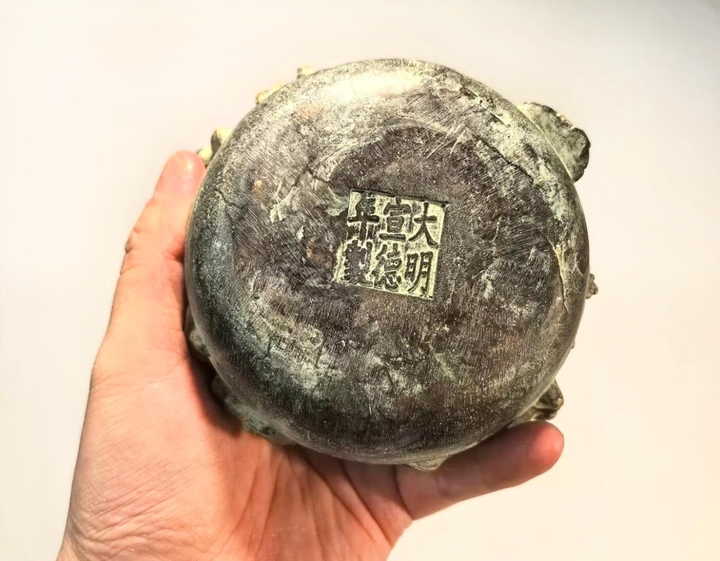 兰馨堂瓷竹专场 旧藏仿大明宣德年制青铜鎏金雕刻八仙人物铜壶