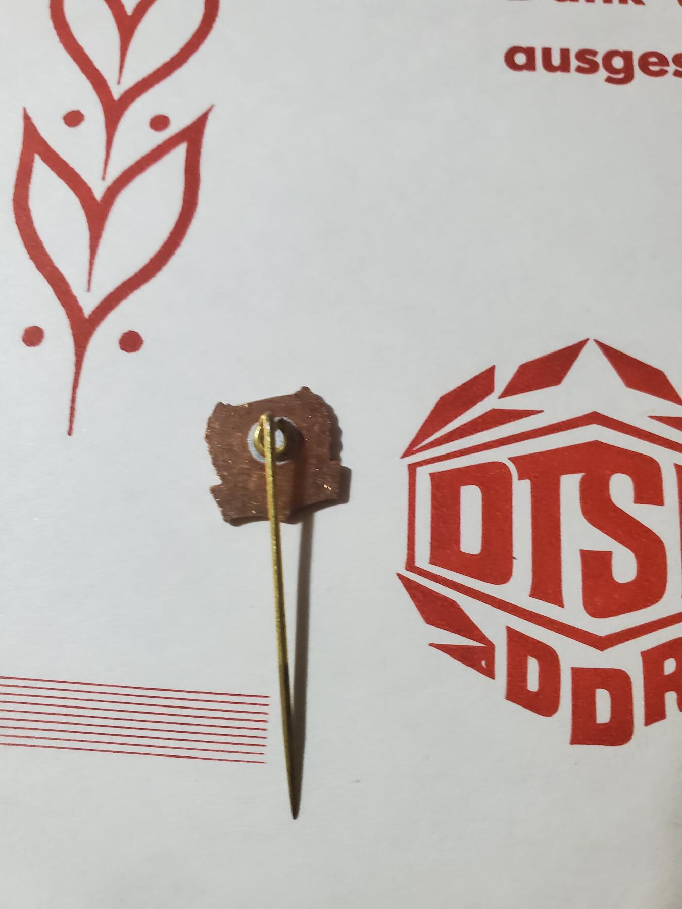 韵星假日军品类拍卖第41期 -- Rimey Holidays Militaria Auction 41 民主德国dtsb协会证章带证书一套