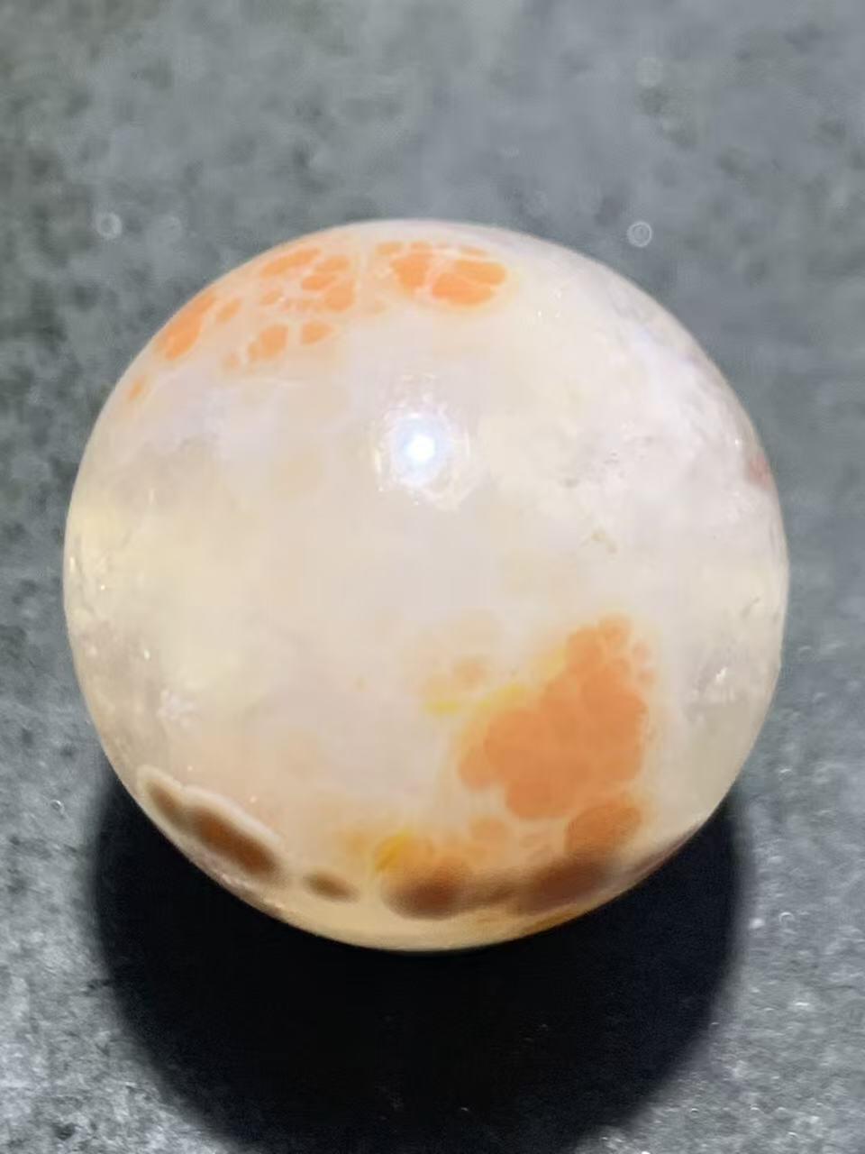 精美冰飘朱砂纹糖心料战国红玛瑙圆珠一颗！