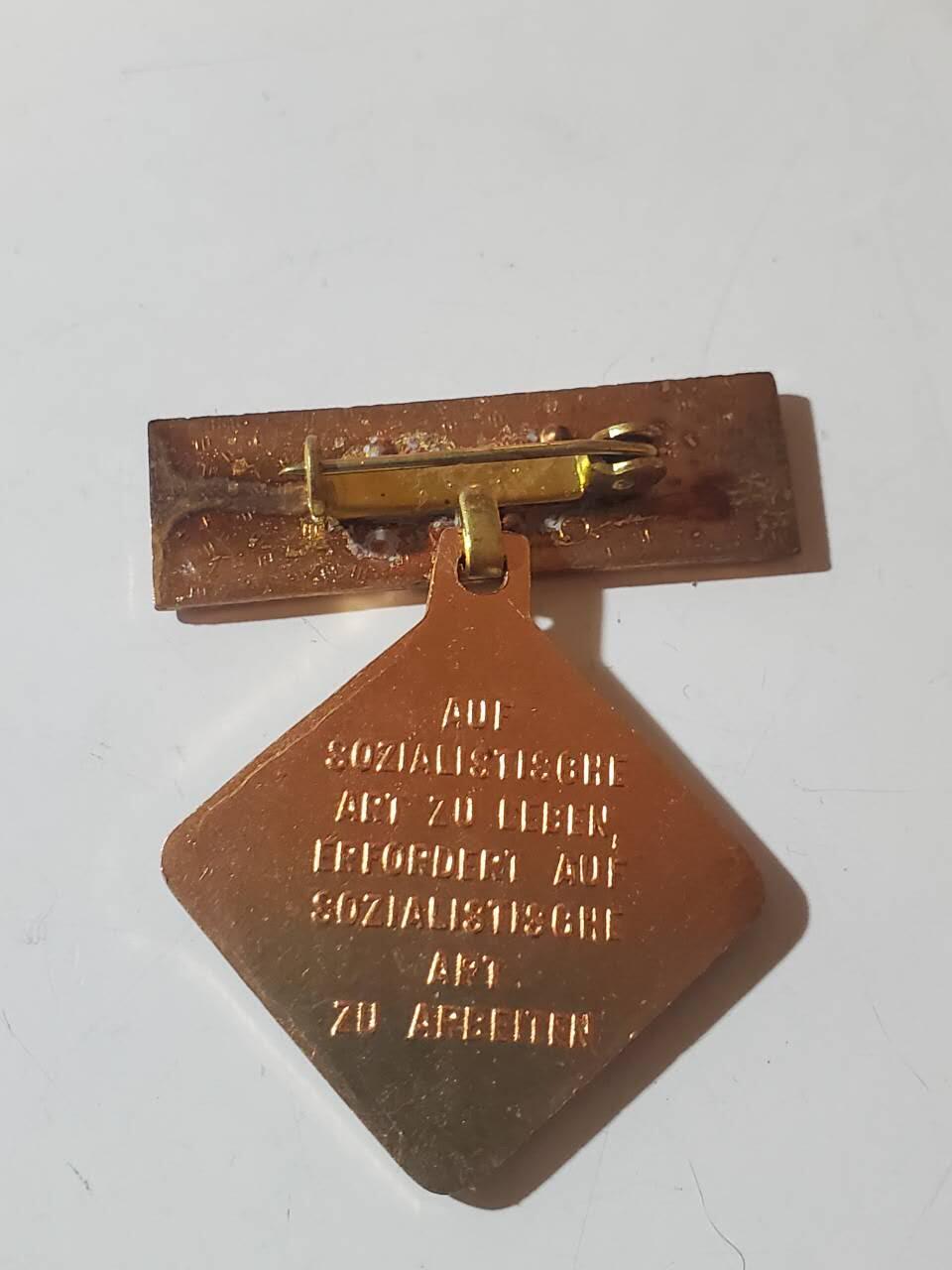 韵星假日军品类拍卖第41期 -- Rimey Holidays Militaria Auction 41 民主德国个人积极劳动分子奖章带连续两次获得上挂