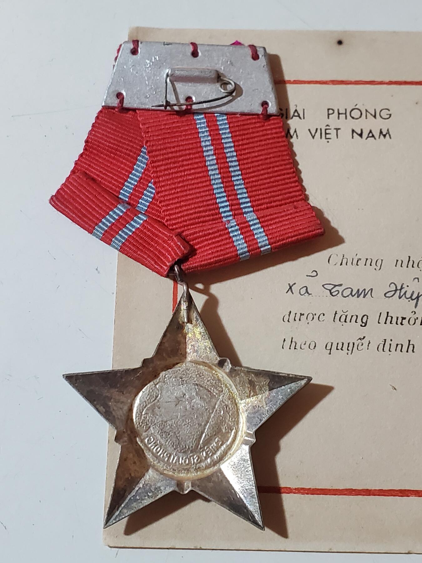 韵星假日军品类拍卖第41期 -- Rimey Holidays Militaria Auction 41 越南南方共和国（越共）二级解放战士勋章带证