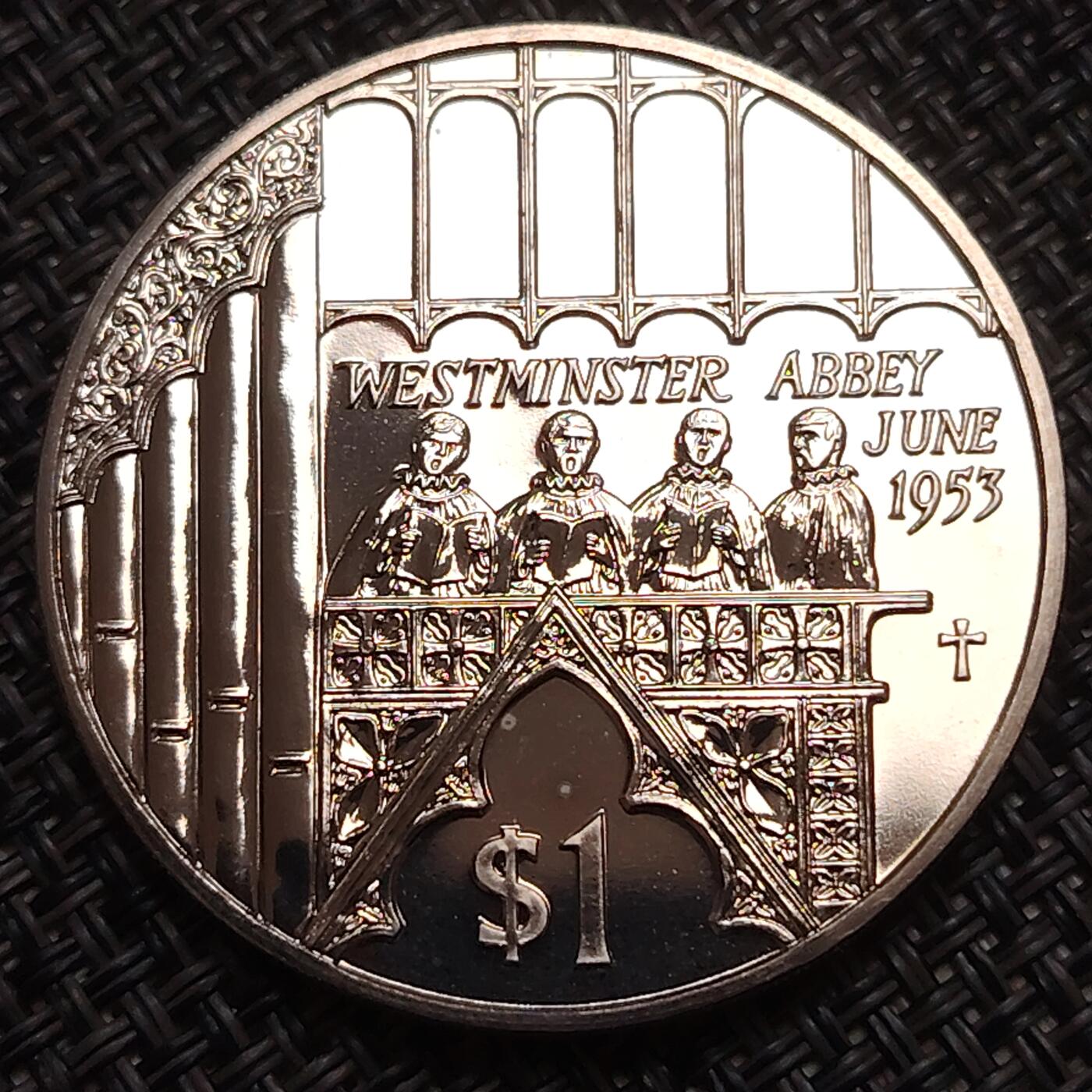 布加迪🐬～世界钱币(上海)🌾第 276 期 /  各国套币和散币 斐济🇫🇯 2002年 1元 女王加冕50周年纪念克朗币