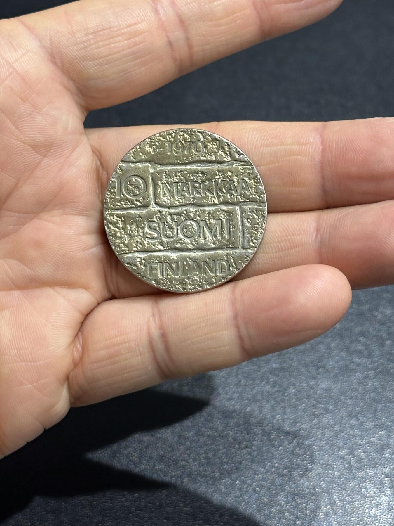 《外钞收藏家》第六百一十一期（农历新年第一场/快递恢复正常再发货）（长期征集拍品、欢迎藏友们联系合作） 芬兰共和国 1970年首任总统-庞齐维10马克 银币 基本全新