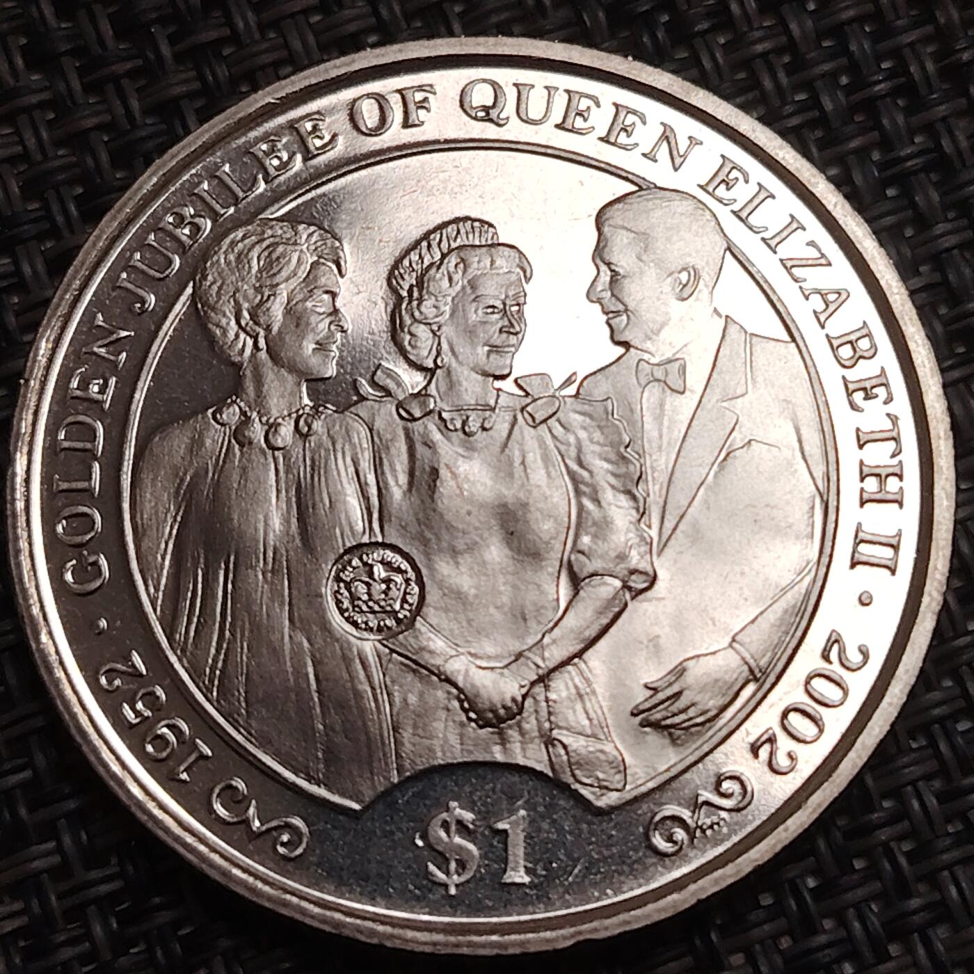 布加迪🐬～世界钱币(上海)🌾第 276 期 /  各国套币和散币 英属维尔京群岛 2002年 1元 女王金禧纪念克朗币 ～美国总统里根和夫人