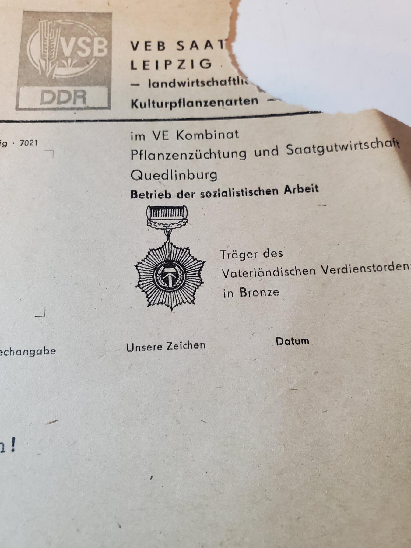 韵星假日军品类拍卖第41期 -- Rimey Holidays Militaria Auction 41 民主德国国家阵线感谢信、农业发展协会感谢信 社会主义建设农业发展证章一套