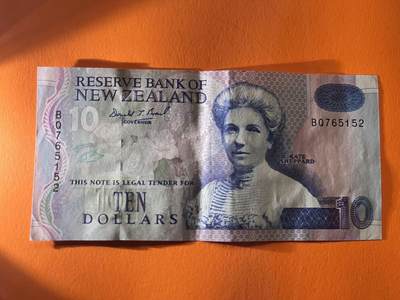 世界各国纸币拍卖 - 1992年 新西兰10元 实物图