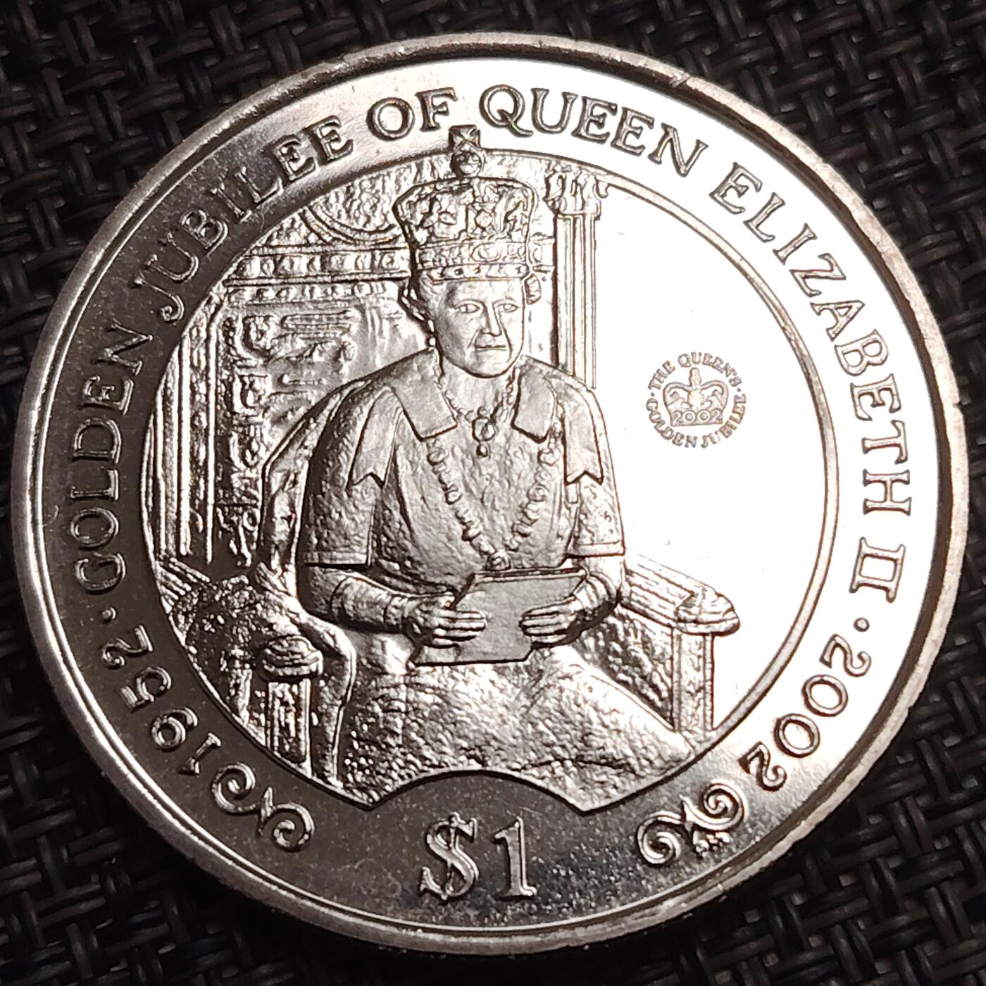 布加迪🐬～世界钱币(上海)🌾第 276 期 /  各国套币和散币 英属维尔京群岛 2002年 1元 女王金禧加冕50周年纪念克朗币