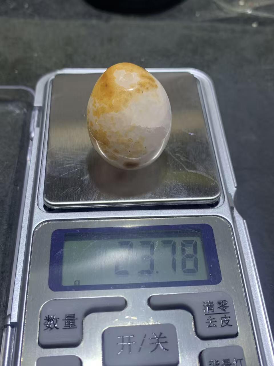 精美冰飘战国红玛瑙随形大桶珠一颗！