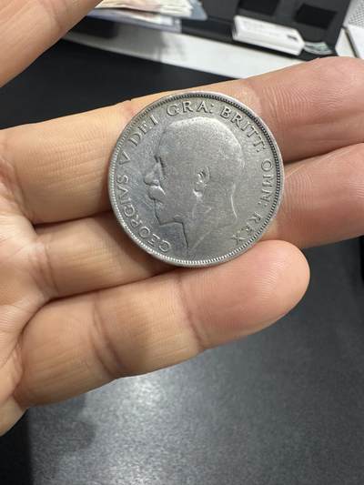 《外钞收藏家》第六百一十一期（农历新年第一场/快递恢复正常再发货）（长期征集拍品、欢迎藏友们联系合作） - 1924年英国半克朗银币一枚