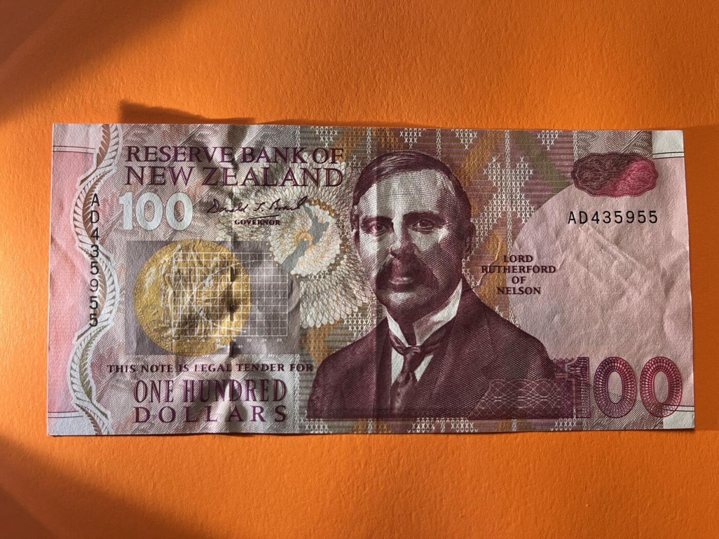 世界各国纸币拍卖 1992年 新西兰100元 实物图