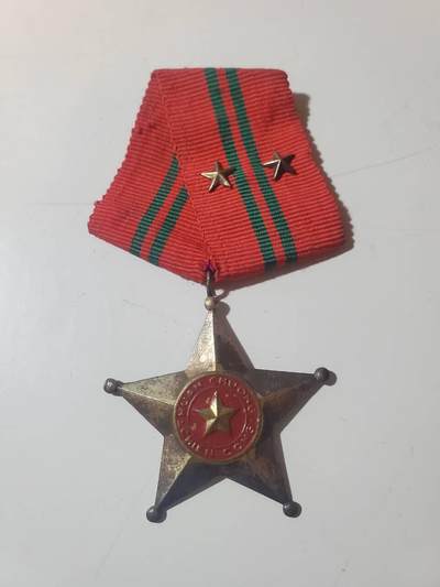 韵星假日军品类拍卖第41期 -- Rimey Holidays Militaria Auction 41 - 越南民主共和国（北越）越战战时二级战功勋章 白铜制作 非后期铝 