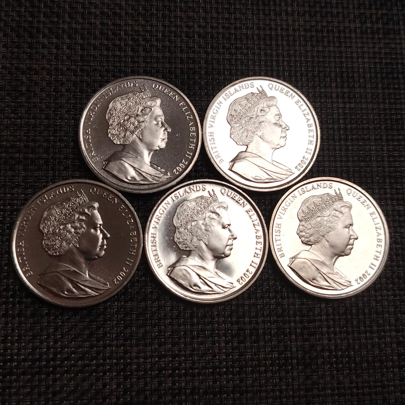 布加迪🐬～世界钱币(上海)🌾第 276 期 /  各国套币和散币 英属维尔京群岛 2002年 1元 女王加冕50周年纪念克朗币