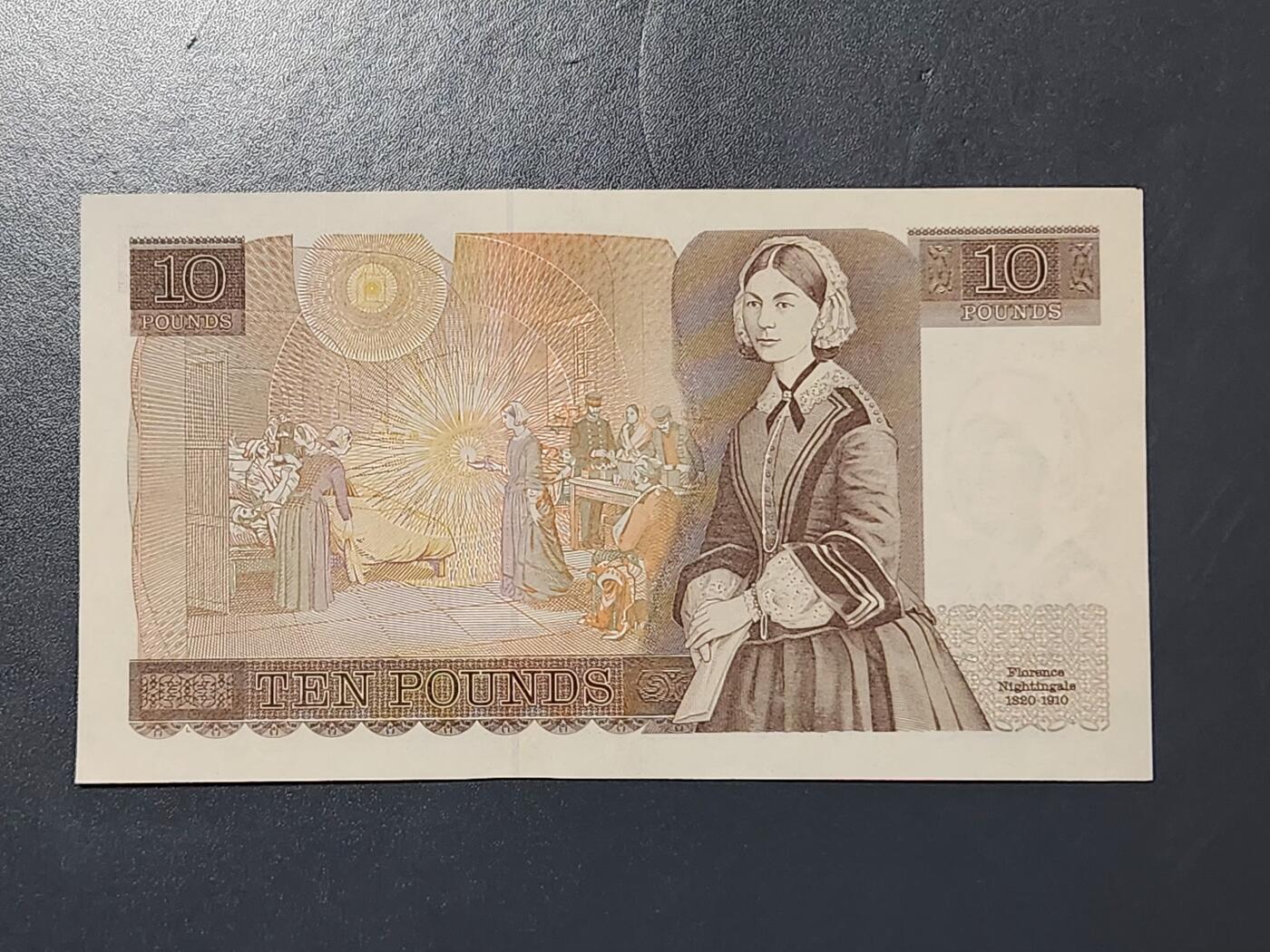 2月15号晚上8点 外国纸币自动截拍第26场  英国D序列1988年10镑纸币（南丁格尔）Gill 签名 几乎全新